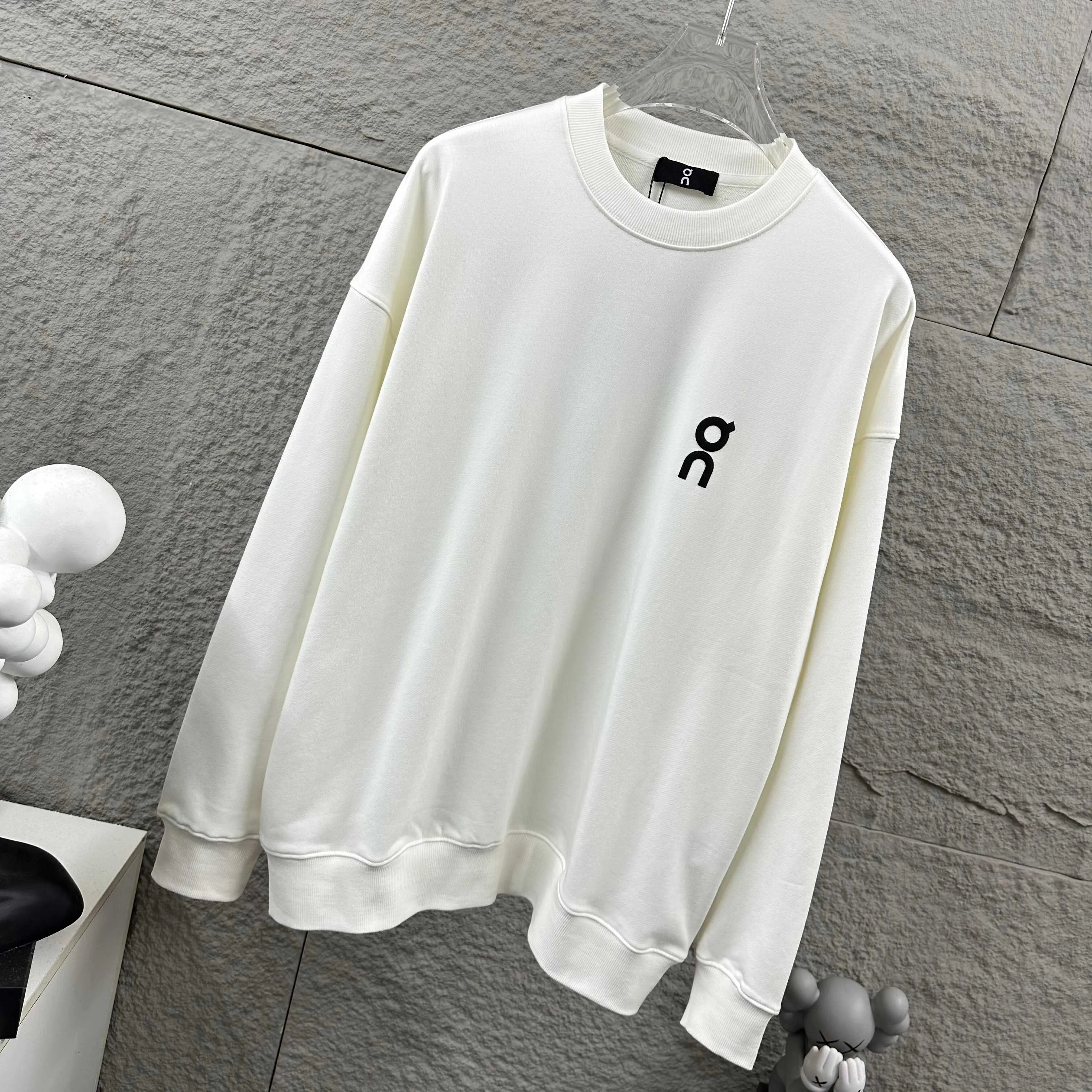 On*running* Early Autumn and Winter New Arrival Classic letter totem three-dimensional foaming process Customized terry fabric Long-sleeved round neck sweatshirt Men and women Same Style Color: Black White Size: S (90-130 pounds) M (120-150 pounds) L (140-165 pounds) XL (160-180 pounds) XXL (180 pounds)